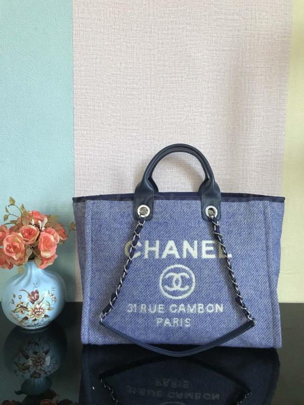 Chanel Handbags 640